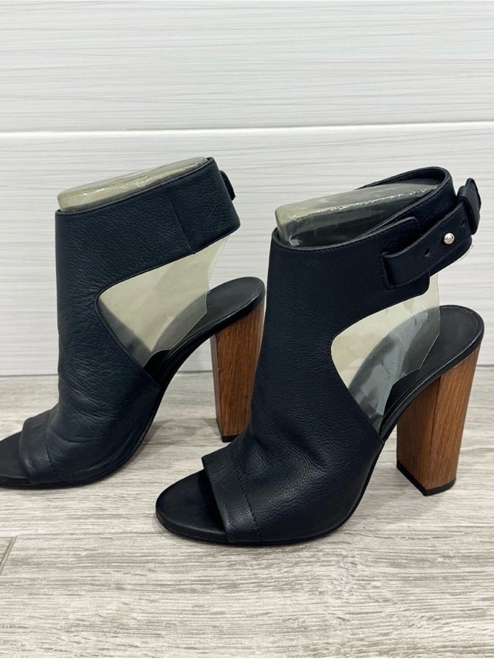 Vince Addie Black Pebbled Leather Open Toe Mule Boots Block Heel 7.5 Made Italy